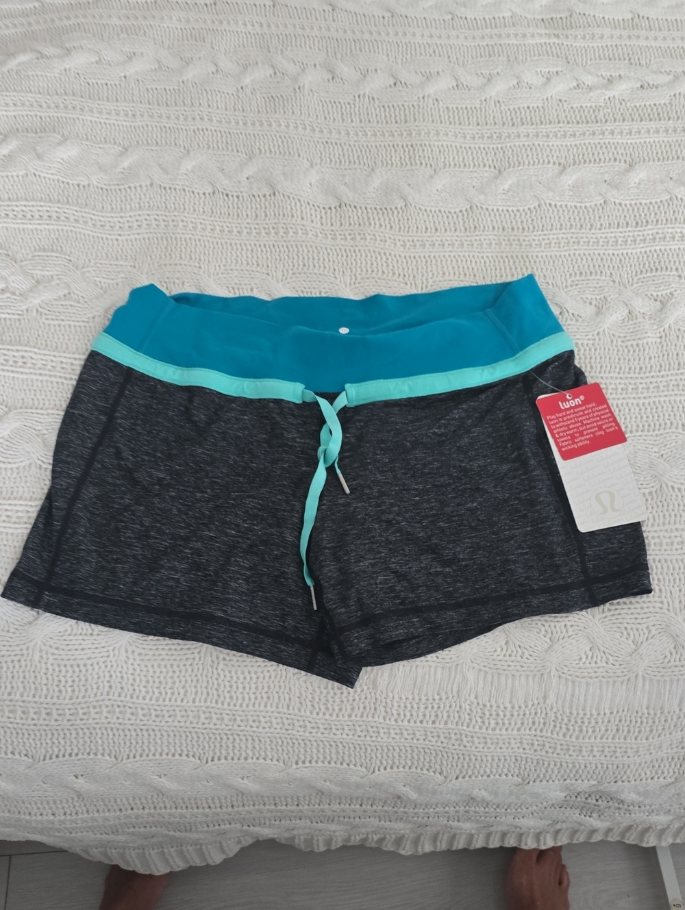 Nwt lululemon Knock Out Shorts with Teal Waistband